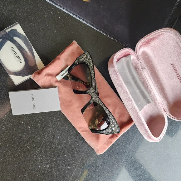 GUC Miu Miu Rasoir Crystal Embelished Sunglasses - Picture 6 of 9